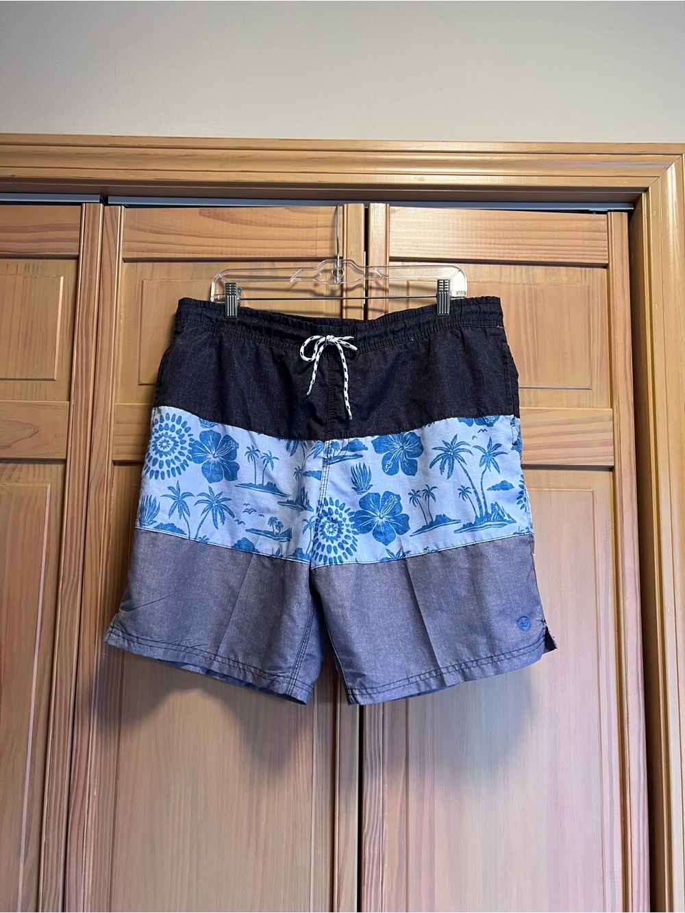 Men’s medium bathing suit